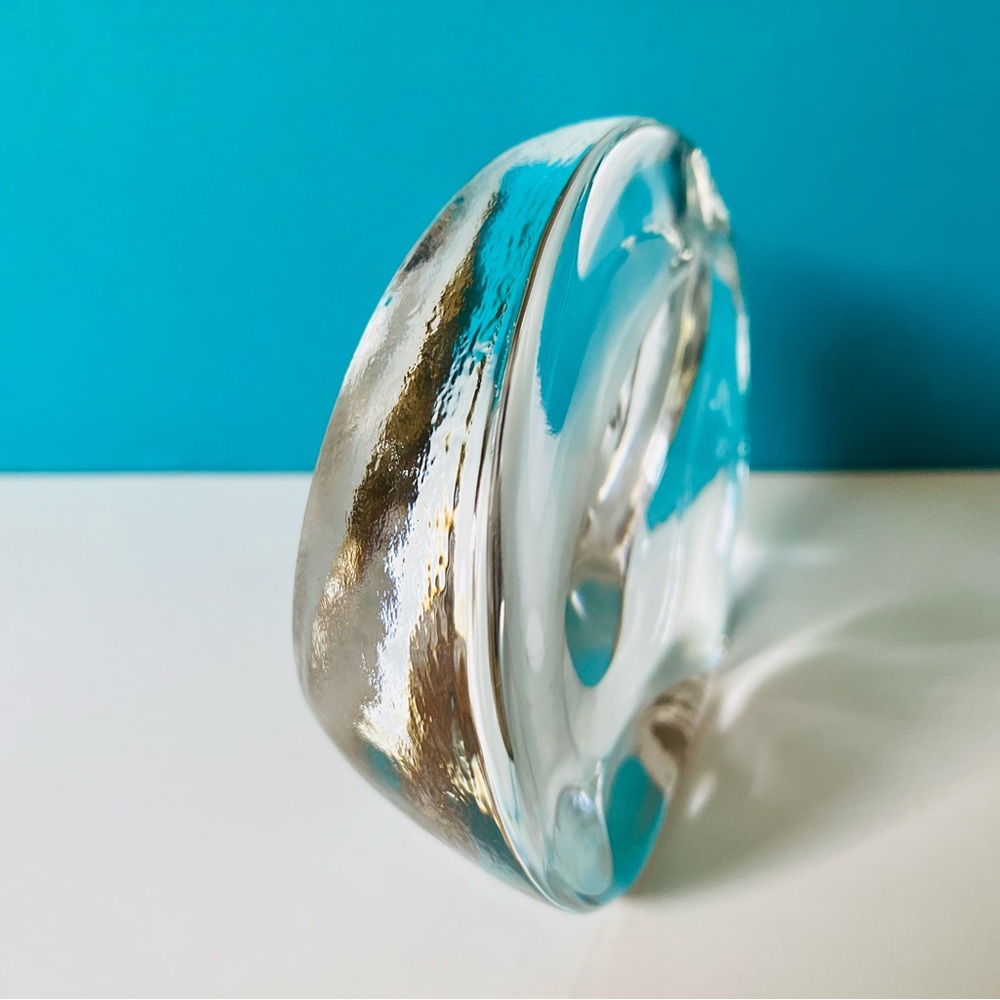 Dolphin glass paperweight - Picture 4 of 10